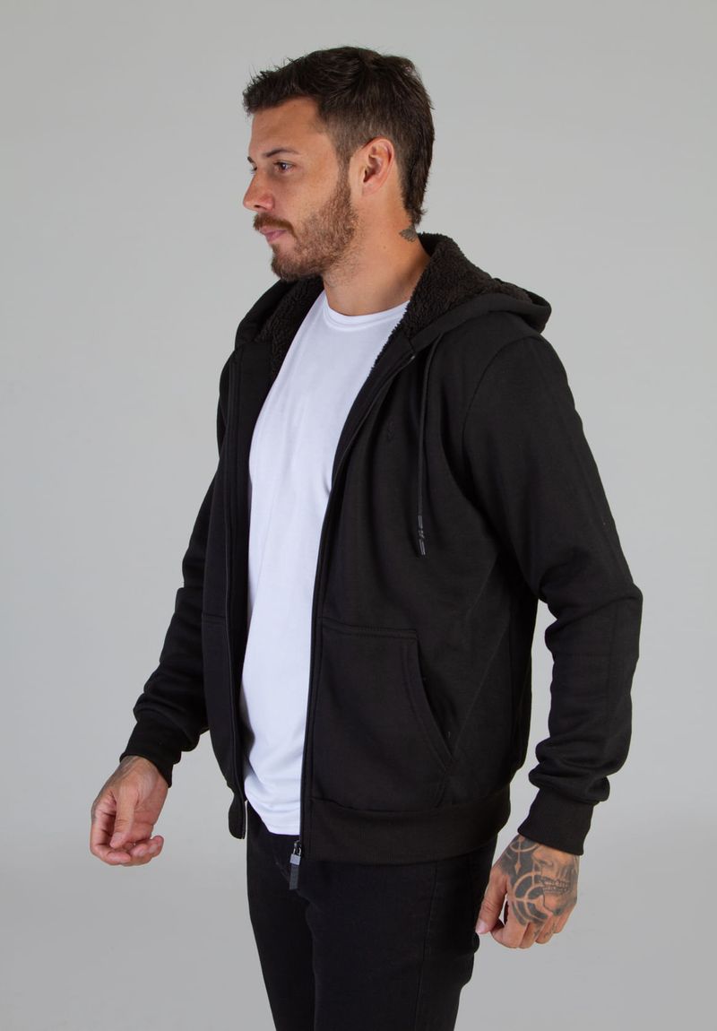 MOLETOM-PELUCIA-PRETO-6